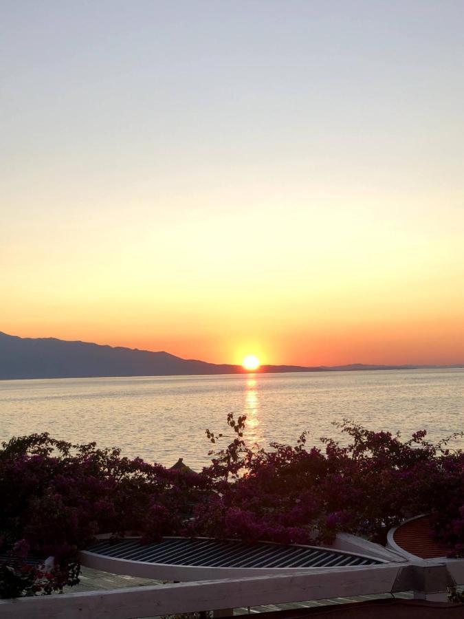 Sunset Apartment Saranda Bay Buitenkant foto